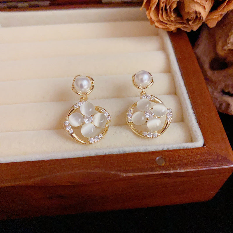 Elegant Flower Petal Geometric Pearl Earrings – Silver Needle Design