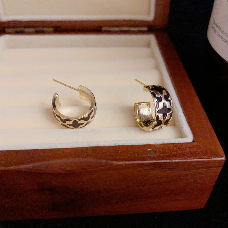 Luxury Geometric Leopard Metal Hoop Earrings – Elegant Design