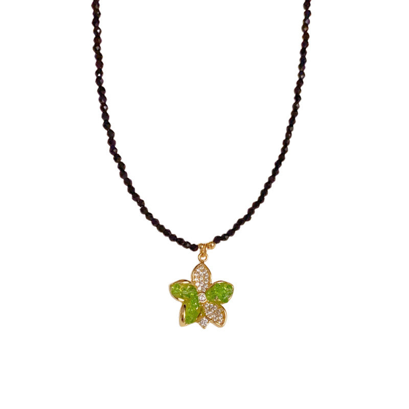 Vintage Green Flower & Black Crystal Pendant Necklace – Elegant Design