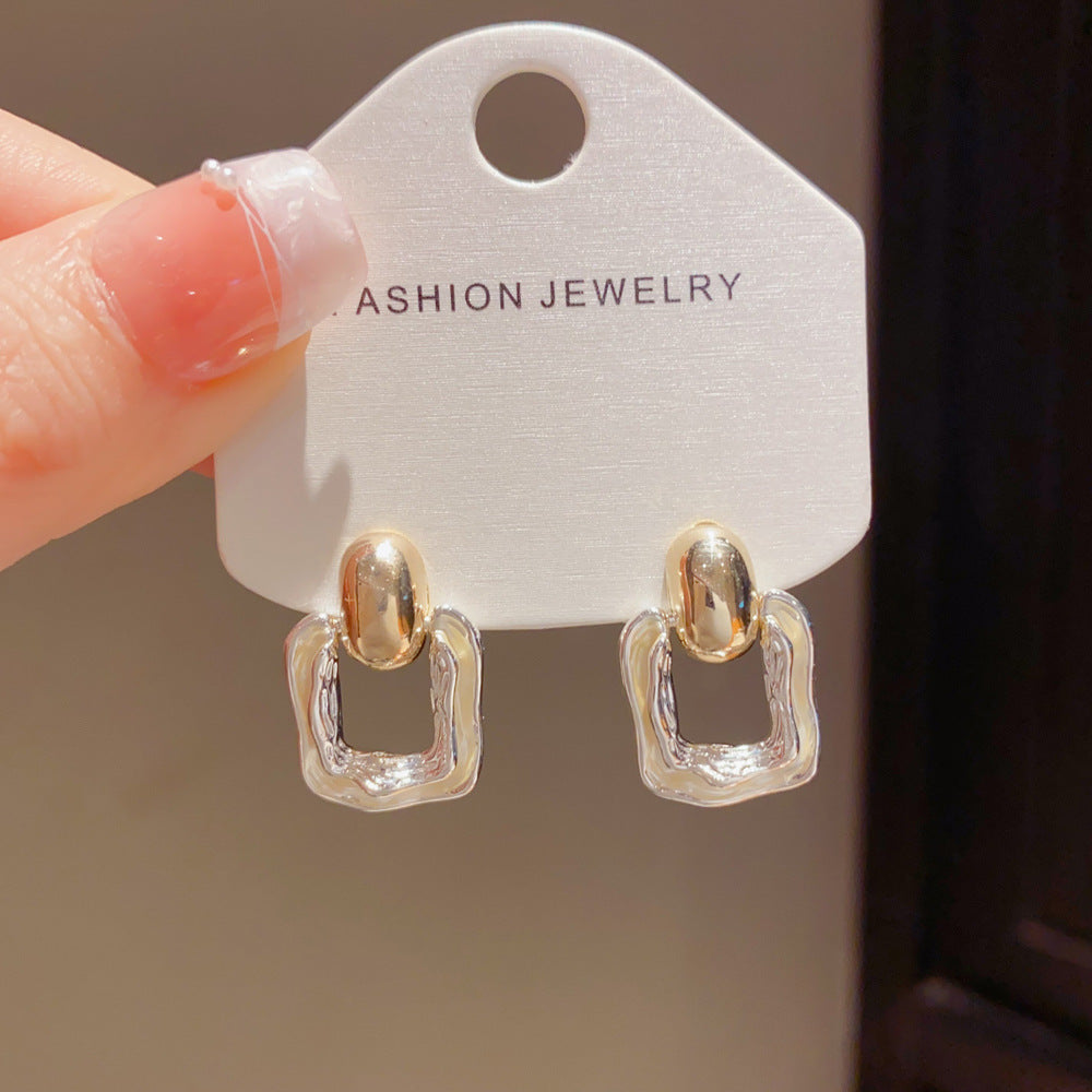 Eaioncol Thin‑Coat Geometric Heart Studs Gold