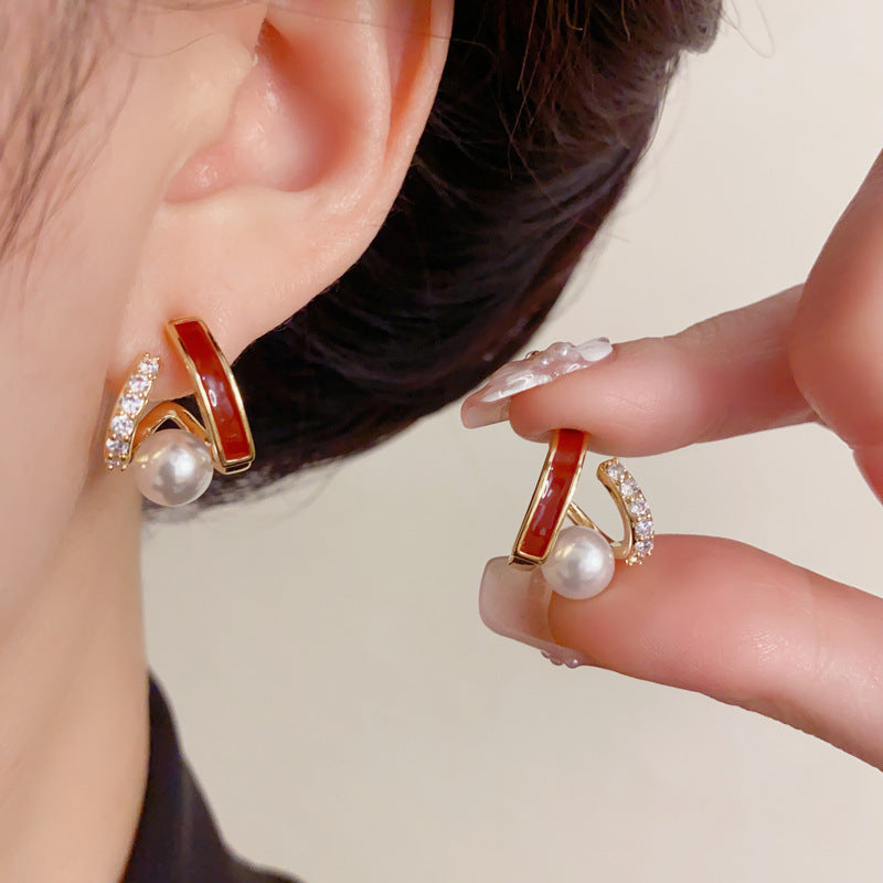Elegant Zircon Red Triangle Pearl Stud Earrings – Geometric Design