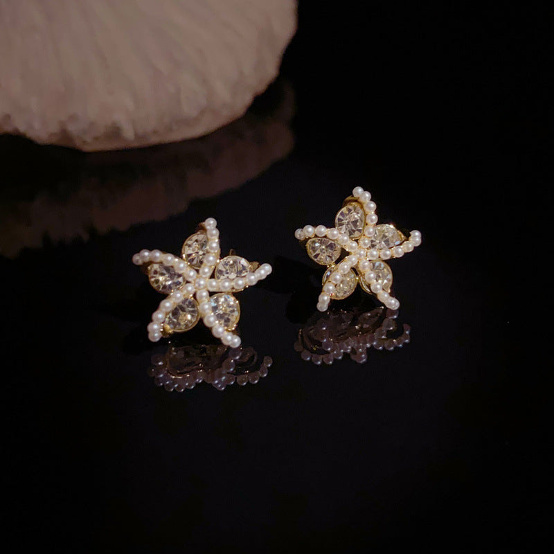 14K Gold Pearl Diamond Starfish Stud Earrings – Elegant Design