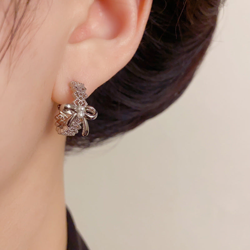 Elegant Metal Bow Hoop Earrings – Minimalist Design