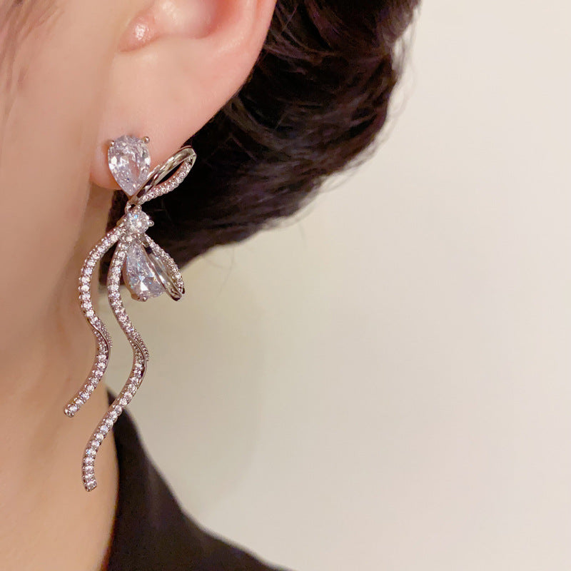 14K Gold Full-Diamond Butterfly Bow L Tassel Earrings – Elegant Design