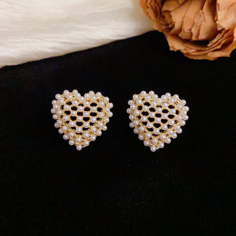 Luxury Pearl & Hollow Heart Stud Gold Earrings – Elegant Design