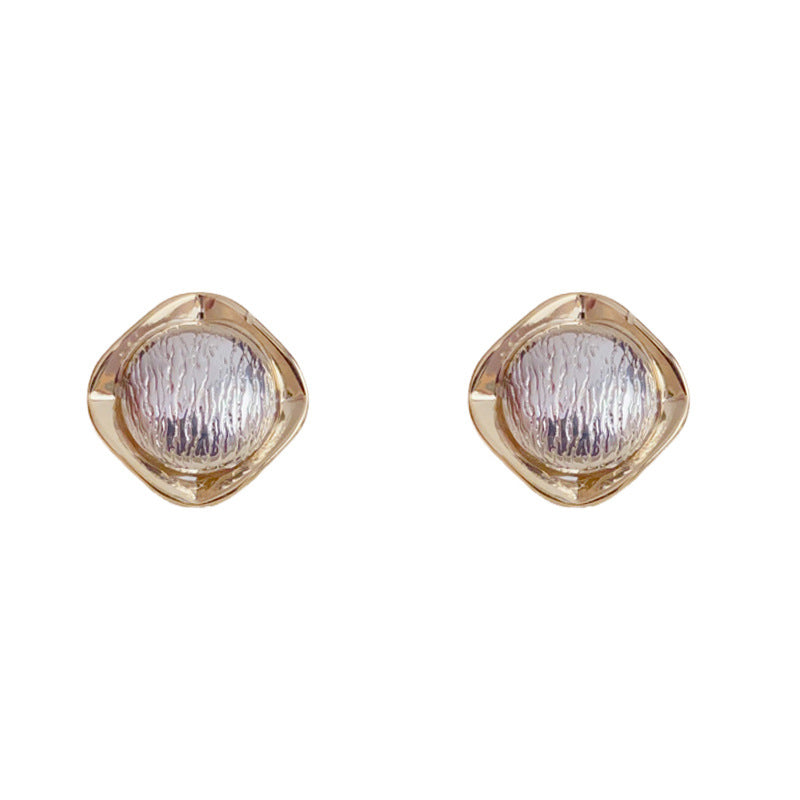 Luxury Metal Diamond-Shaped Two-Tone Stud Earrings – Geometric Design