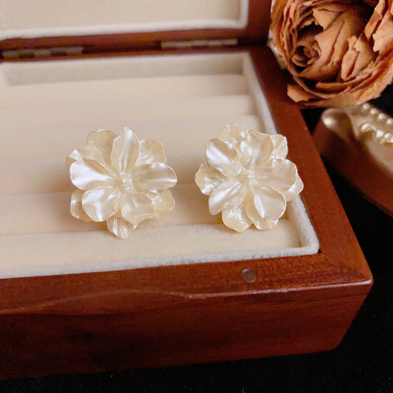 Elegant Flower Petal Stud Floral Earrings – S925 Silver Needle Design