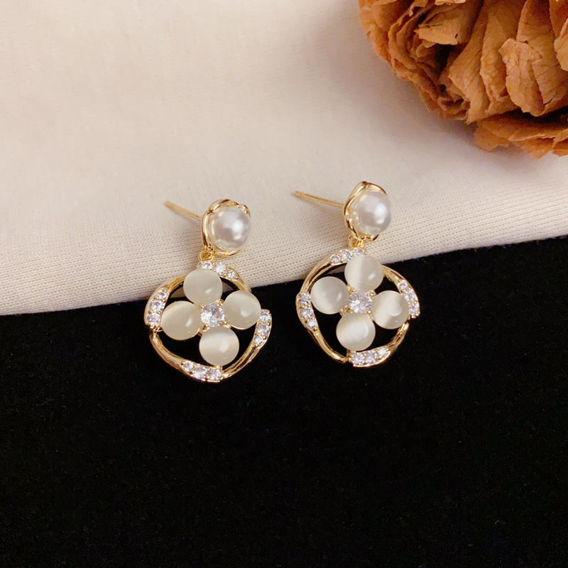 Elegant Flower Petal Geometric Pearl Earrings – Silver Needle Design