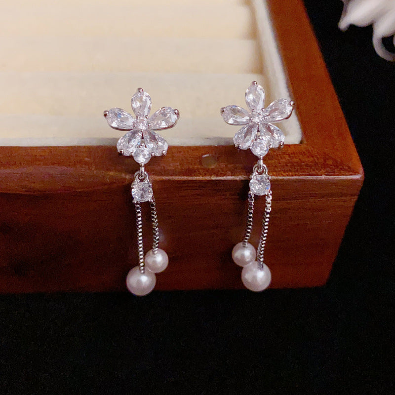 Elegant Five-Petal Flower & Pearl Tassel Drop Earrings – Floral Design