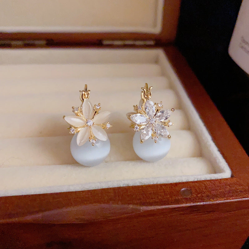 14K Gold-Plated Cats Eye Flower Pearl Clip-On Earrings – Luxury Design