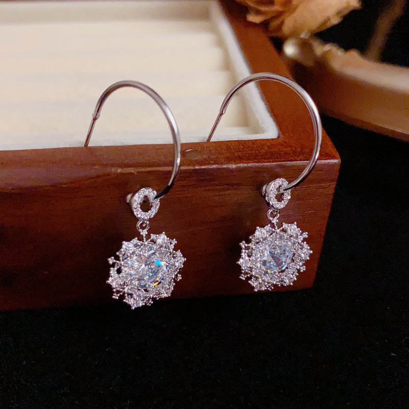 Elegant Silver Zircon Snowflake Drop Floral Earrings – Silver Needle