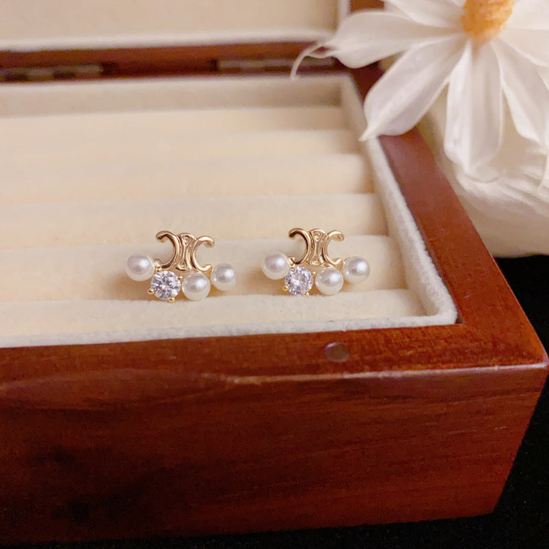 Elegant Triumph Arch Zircon & Pearl Stud Earrings – Geometric Design