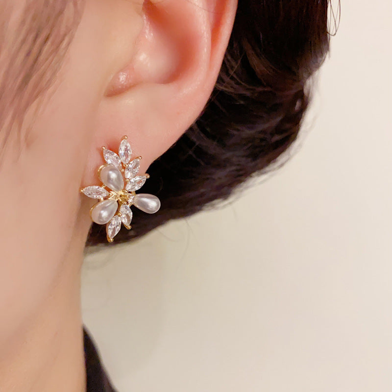 14K Gold-Plated Waterdrop Zircon Pearl Stud Earrings – Elegant Design