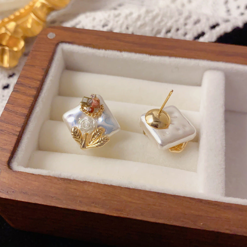 Elegant Baroque Pearl Rhombus Stud Earrings – Geometric Design