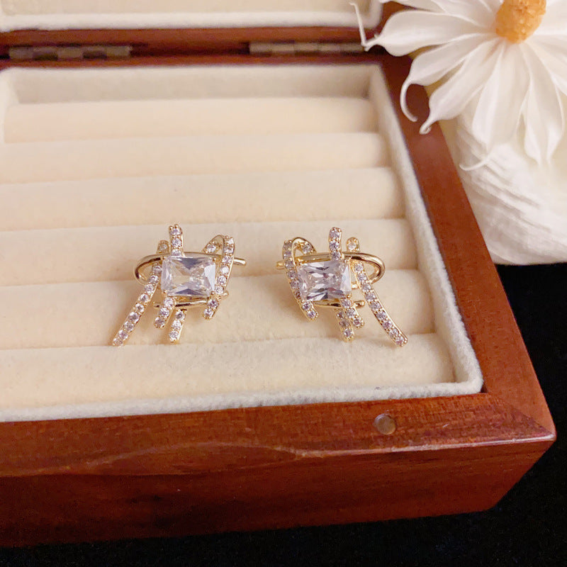 Elegant Zircon Woven Sugar Cube Stud Earrings – Geometric Design