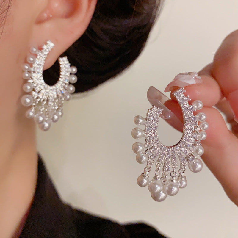 Luxury Droplet Arc & Pearl Earrings – Geometric Elegant Design