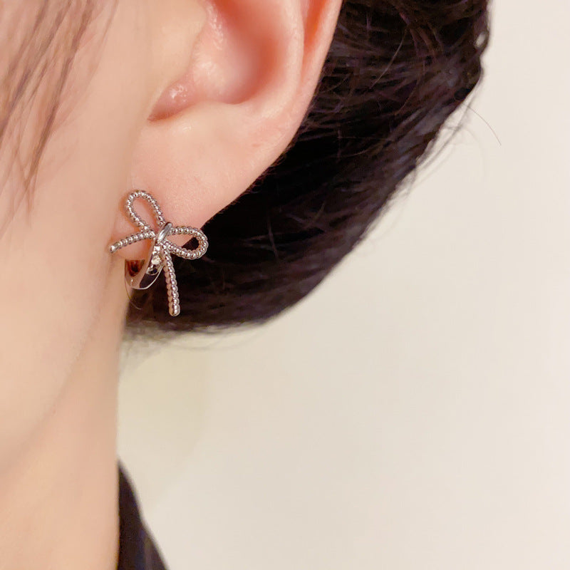 Elegant Metal Bow Small Ear Cuff Earrings – Silver Needle Design