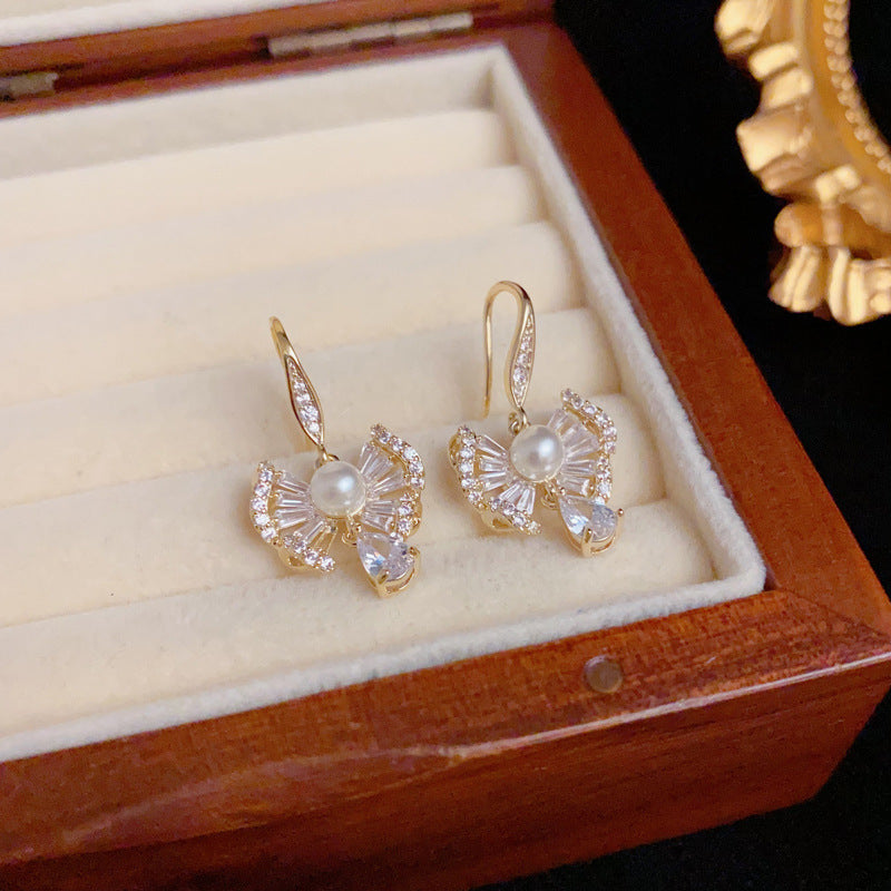 Luxury Zircon Bow & Pearl Teardrop Earrings – Elegant Design