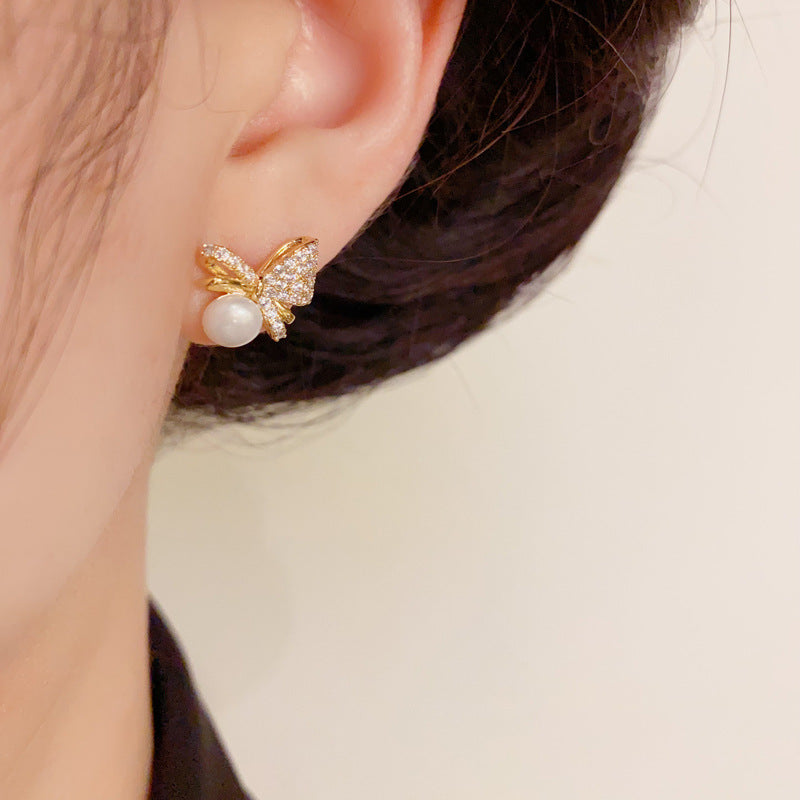 14K Gold Luxury Zircon Bow & Pearl Stud Earrings – Elegant Design