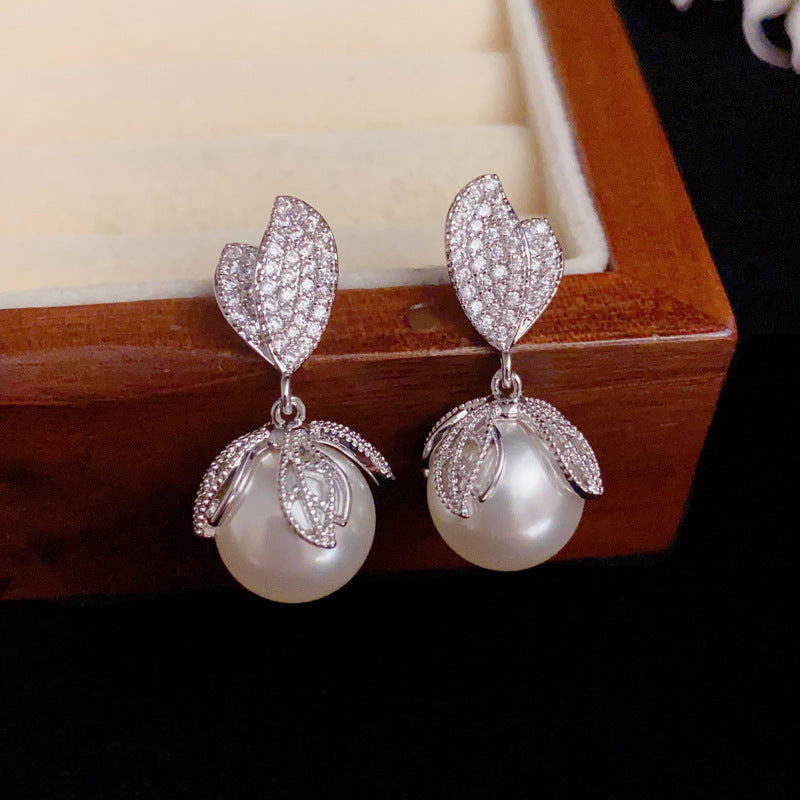 Elegant Zircon Leaf Pearl Drop Earrings – Floral Design
