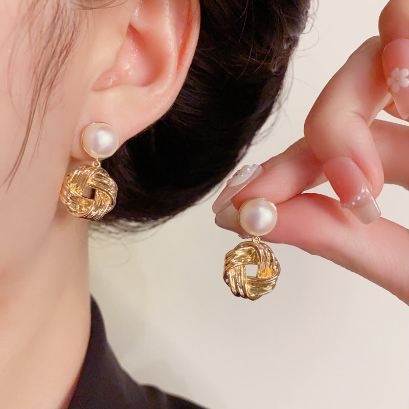 Luxury Pearl Geometric Metal-Wrapped Drop Earrings – Elegant Design