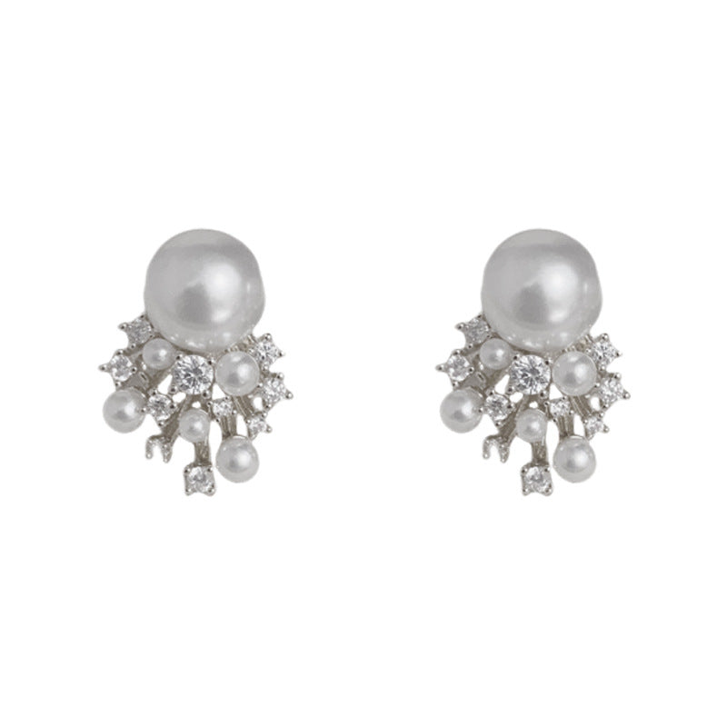 Luxury Zircon & Pearl Stud Earrings – Elegant Design