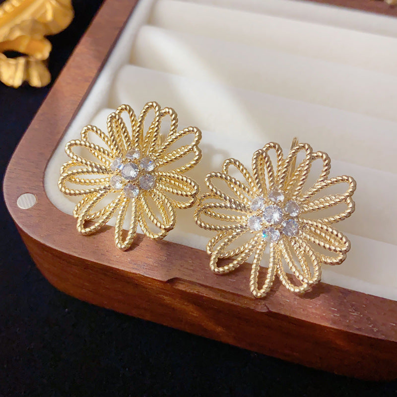 Elegant Metal Hollow Flower Ear Cuff Earrings – Floral Design