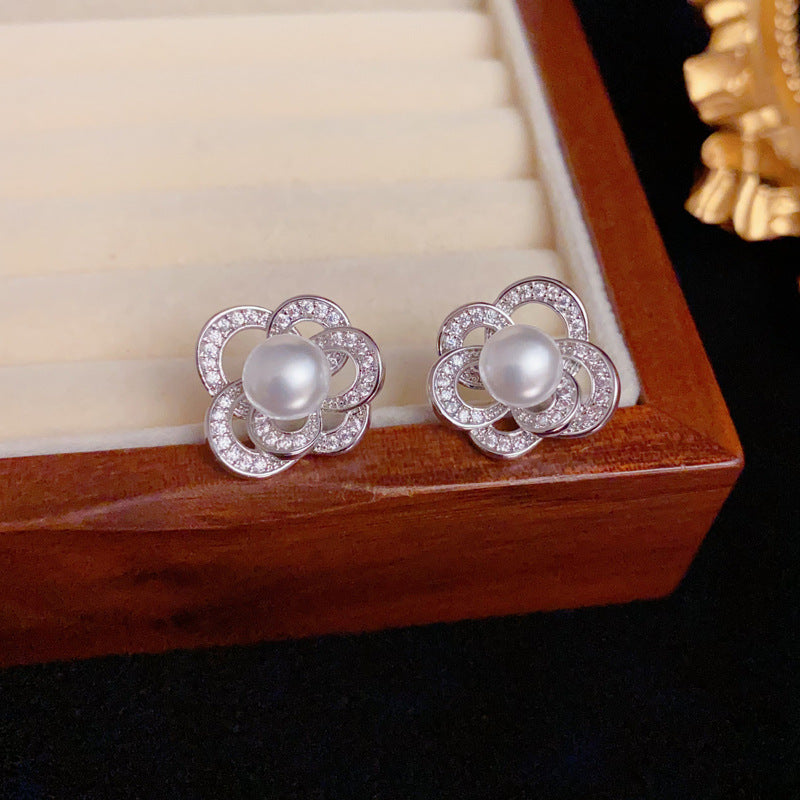 Elegant Full-Zircon Openwork Pearl Petal Stud Earrings – Floral Design