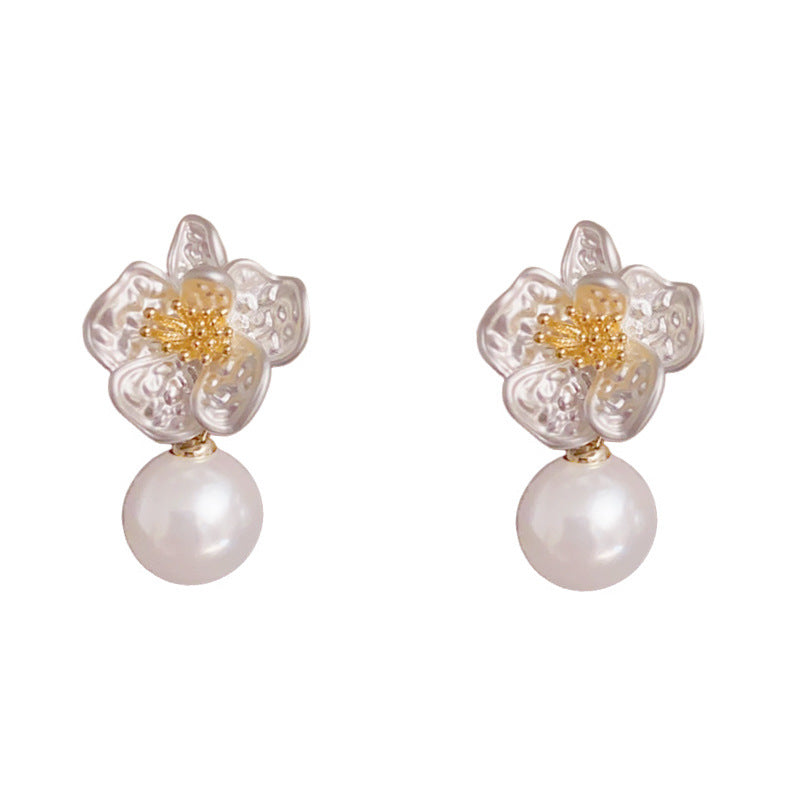 Luxury Metal Petal Pearl Drop Earrings – Elegant Floral Design