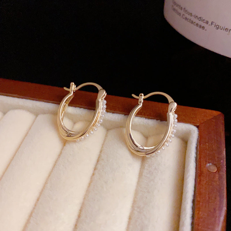 14K Gold Pearl & Rhinestone Crossover Hoop Earrings – Elegant Design