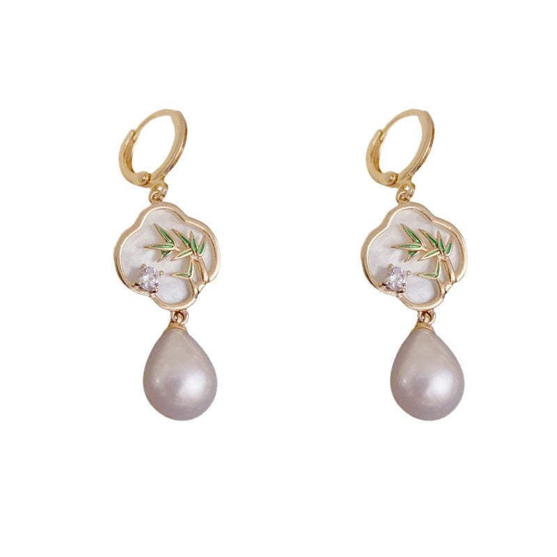 Emerald Bamboo Flower Teardrop Pearl Drop Earrings – Floral Design