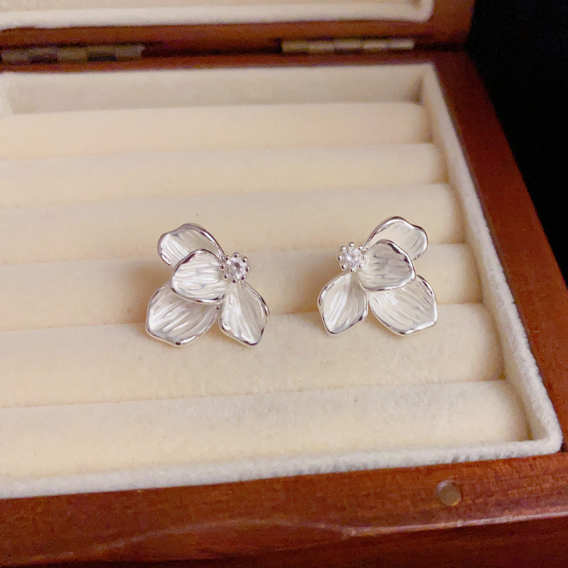 14K Gold Cream White Triple-Petal Flower Earrings–Vintage French Style