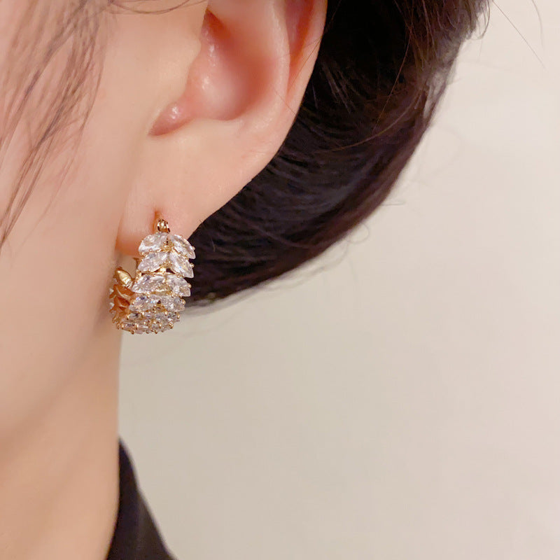 Luxury Zircon Leaf Circle Ear Cuff Earrings – French Minimalist Design