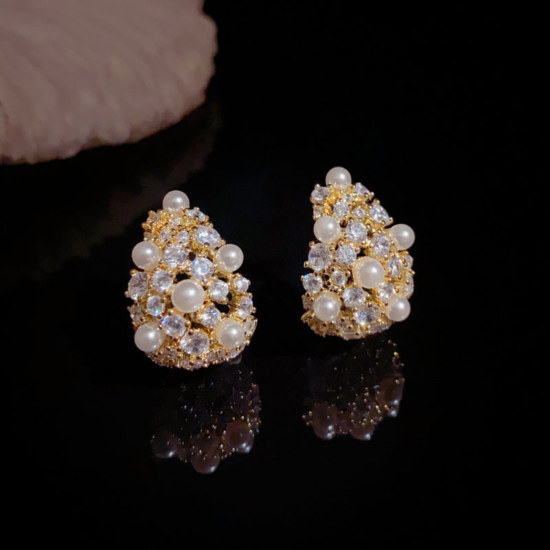 14K Gold Pearl Teardrop Stud Earrings – Elegant Sparkling Design