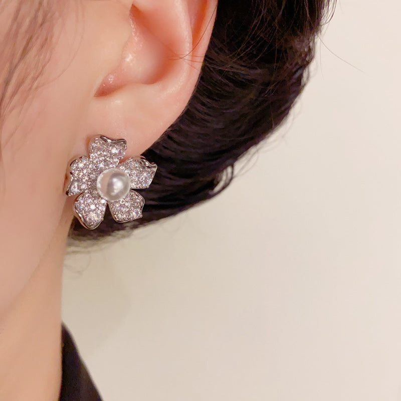 Luxury Zircon & Pearl Flower Stud Earrings – Floral Elegant Design