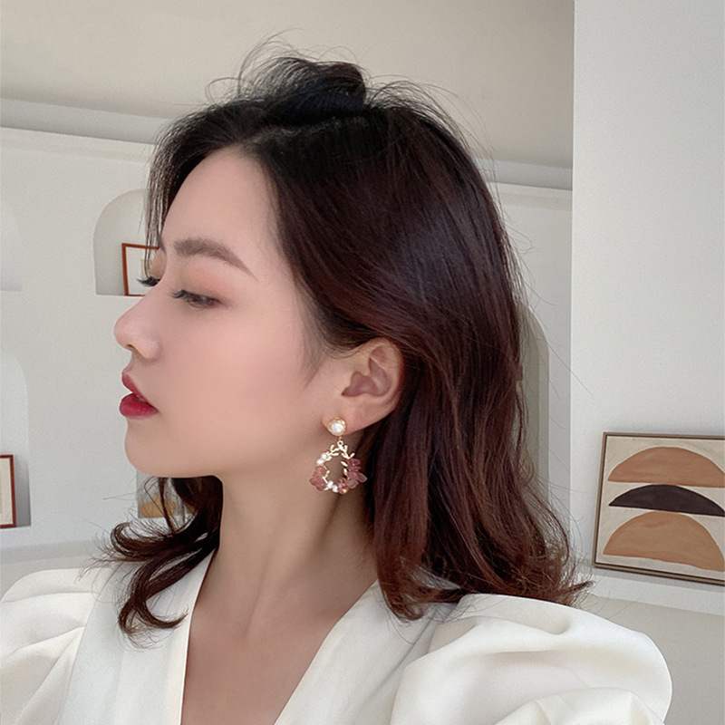 Elevate Your Style with Exquisite Pearl Earrings