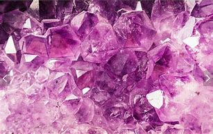 Crystal Wearing Effect: Interpret magical energy and personal improvement