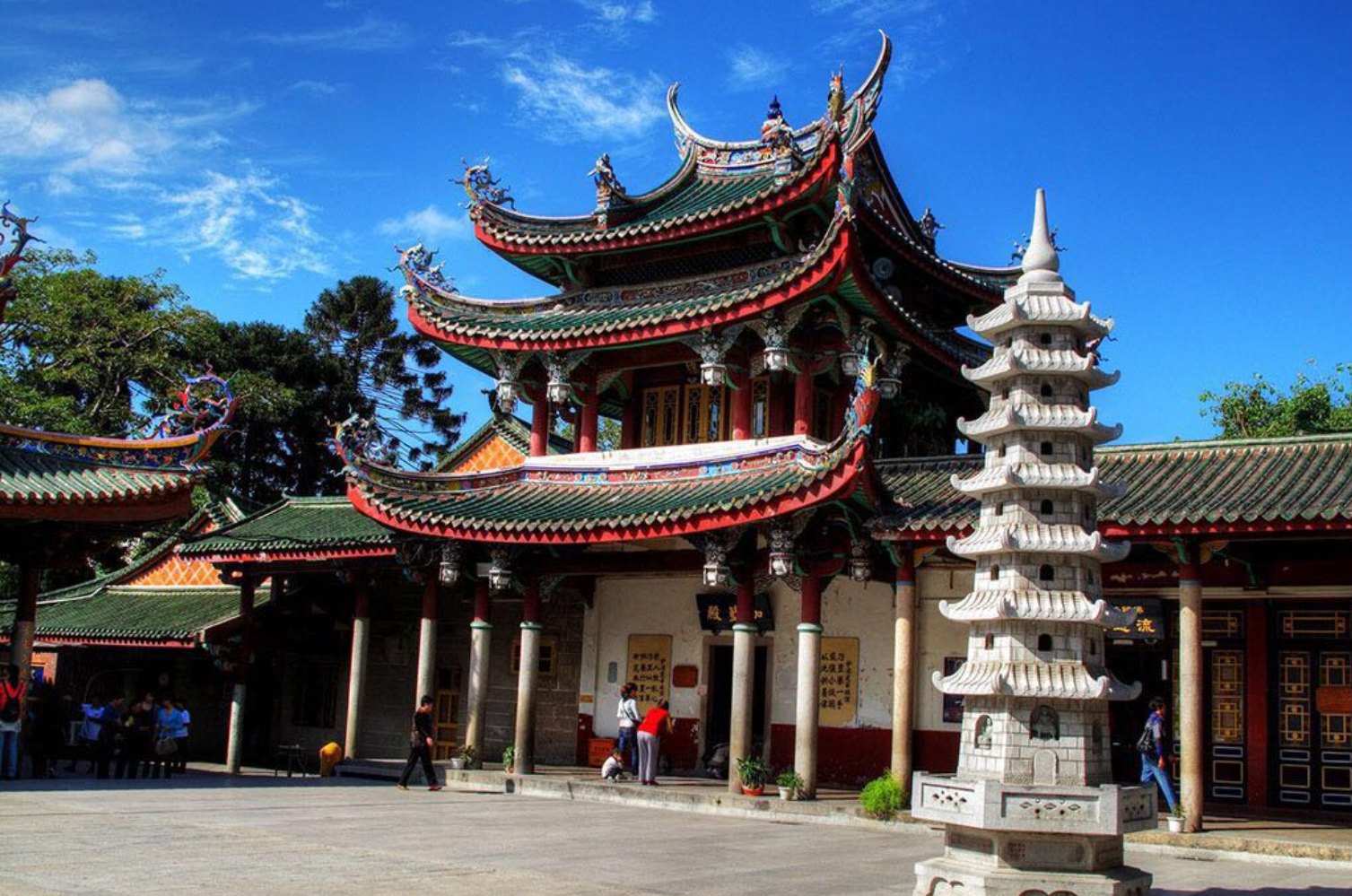 The blessing of the Nanputuo Buddhist Temple and the crystal bracelet