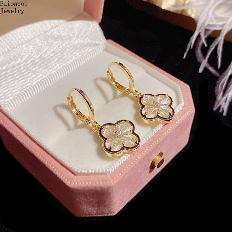 14k gold plating Chic and Delicate Four-Leaf Clover Earrrings - Unique Flower Design