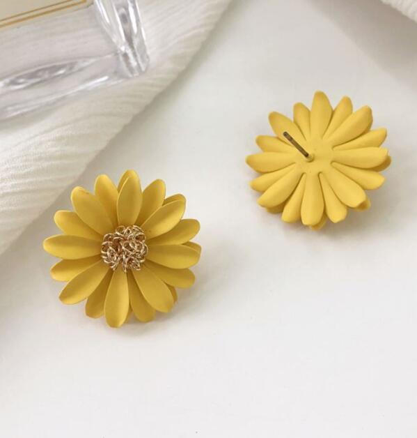 Color Chrysanthemum Flower Earrings