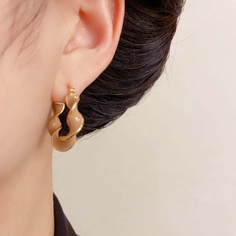 Luxury Khaki Enamel Twisted Rope Ear Cuff Earrings – Minimalist Design
