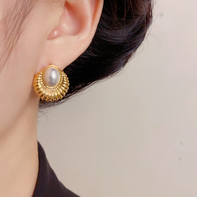 Elegant Threaded Metal Pearl Oval Hoop Earrings – Minimalist Design
