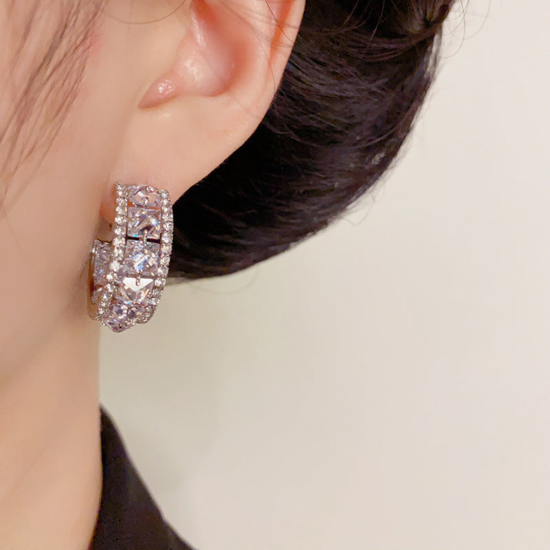 Luxury Zircon Geometric C-Shaped Hoop Earrings – Elegant Design