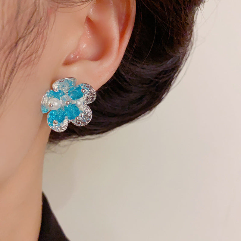 Luxury Crystal & Freshwater Pearl Flower Stud Earrings– Elegant Design