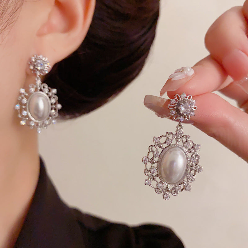 Luxury Rhinestone Pearl Oval Petal Drop Earrings – Elegant Design
