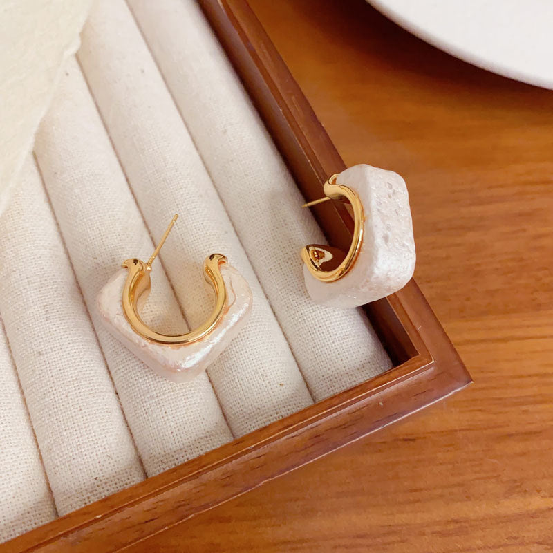 Elegant White Geometric Square Hoop Earrings – Minimalist Design