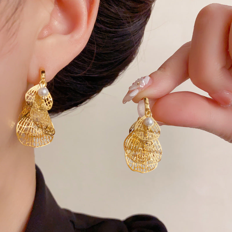 Luxury Pearl Petal Tassel Ear Cuff Earrings – Elegant Floral Design