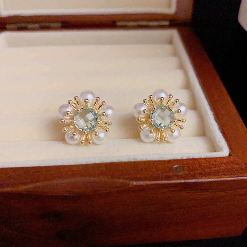 14K Gold Minimalist Pearl Sunflower Stud Earrings – Elegant Design