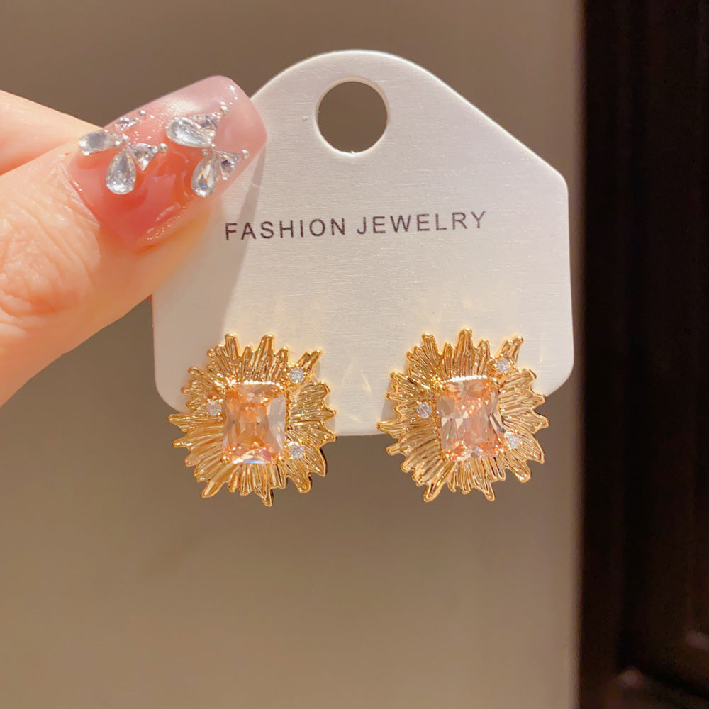 Eaioncol Vintage Sunburst CZ Stud Earrings Gold
