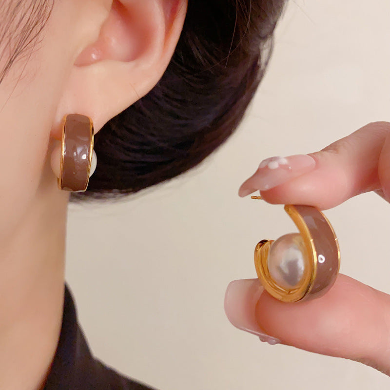 Luxury Enamel Pearl C-Hoop Earrings – Elegant Minimalist Design